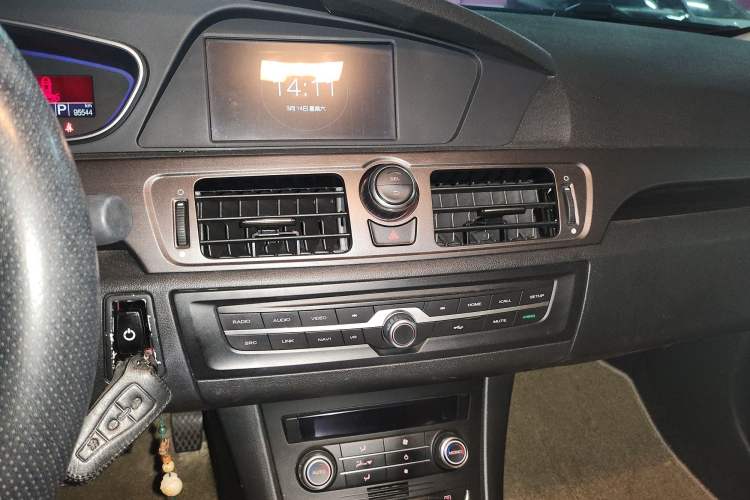 Used Roewe e550 2016 Flagship Edition Audio And AC Panel