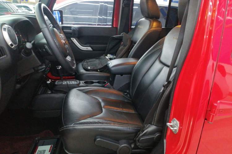 Used Jeep Wrangler 2015 3.0L Sahara Four-Door Comfort Edition
