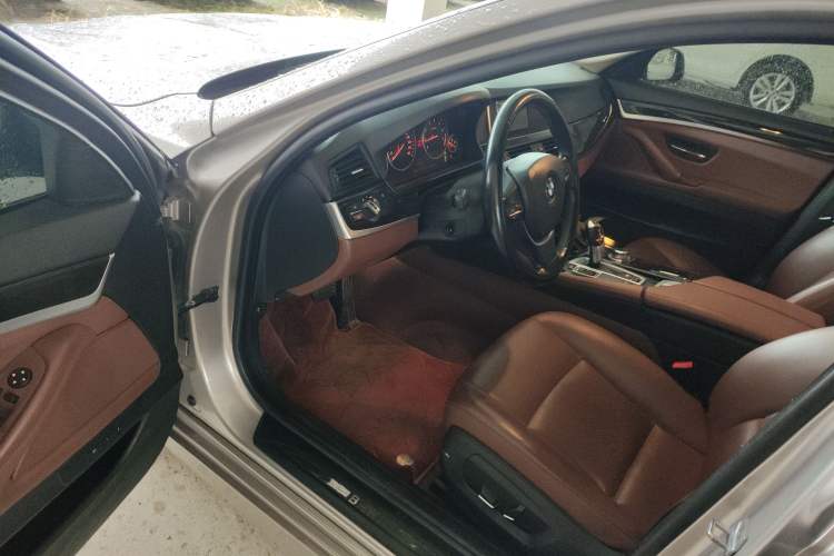 Used BMW 5 Series 2017 525Li Leading Model
