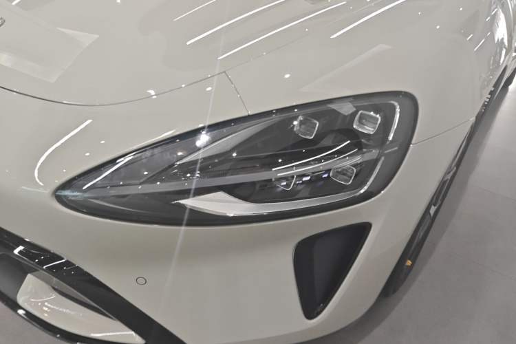 Used Xiaomi Auto SU7 2024 Rear-Drive Standard Founder Edition Left Front Headlight