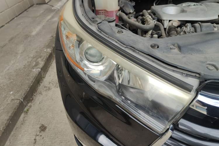 Used Toyota Highlander 2015 2.0T Two-Wheel Drive Elite Edition 5 Seats Right Front Headlight