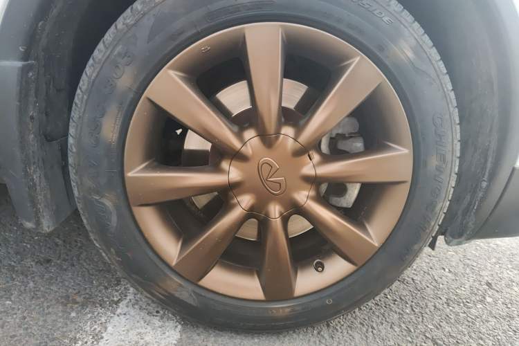 Used Infiniti QX50 2015 2.5L Comfort Edition Right Front Wheel Hub