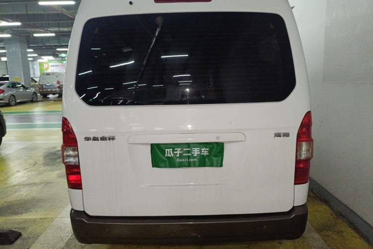 Used Jinbei Hiace 2016 2.0L Luxury Version V19 Rear