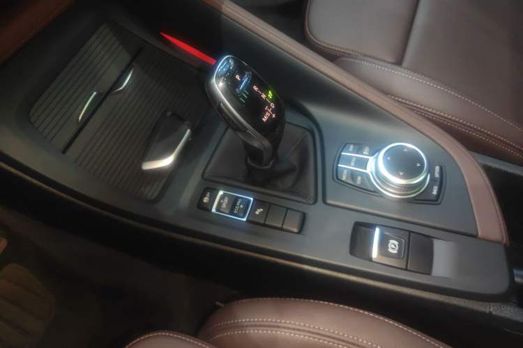 Used BMW X1 2022 sDrive25Li Leading Model Gear Lever