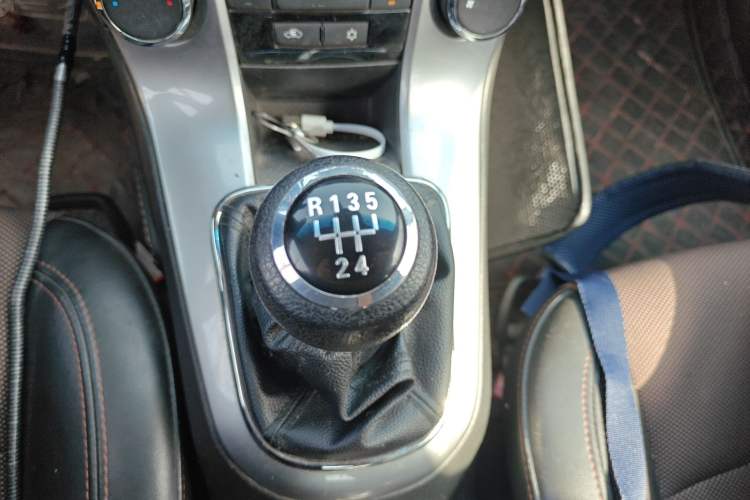 Used Chevrolet Cruze 2013 Hatchback 1.6L Manual Luxury Model
