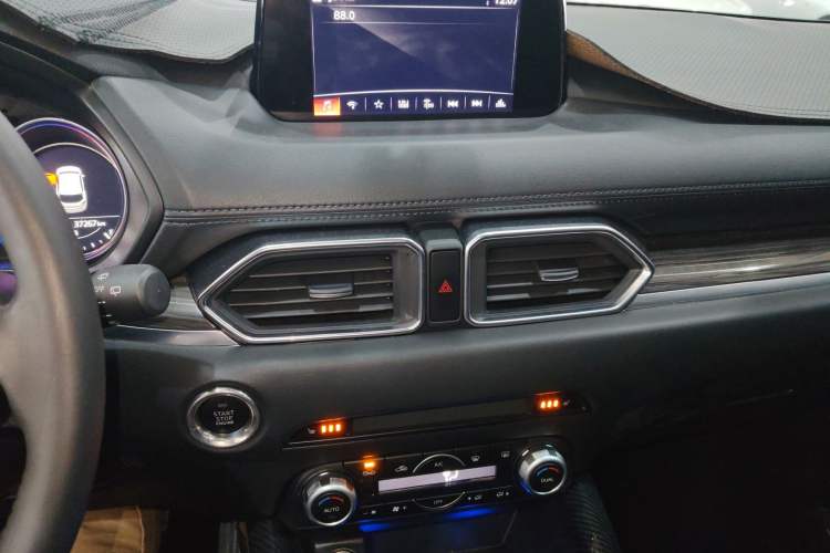 Used Mazda CX-5 2021 2.0L Automatic Two-Wheel Drive ZhiZun Version Audio And AC Panel