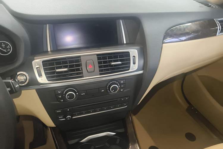 Used BMW X3 2016 sDrive20i
