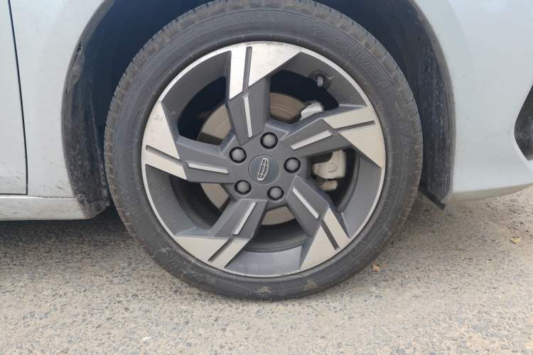 Used Geely Auto Emgrand L HiP 2022 1.5TD-DHT Pro 100KM Super Rui Right Front Wheel Hub