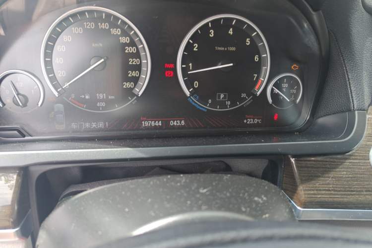 Used BMW 7 Series 2011 730Li Elegant Model Odometer Close Up