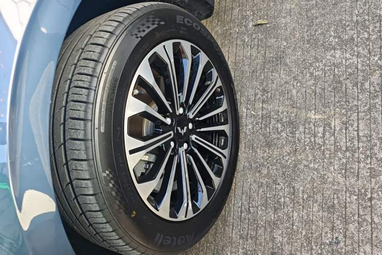 Used Wuling Victory 2023 2.0L DHT Luxury Edition Exterior 7