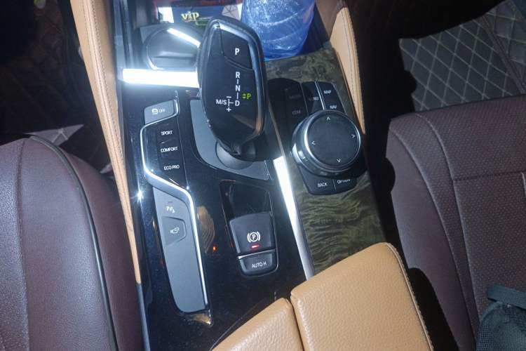 Used BMW 5 Series 2018 Restyled 530Li Luxury Edition M Sport Package Gear Lever