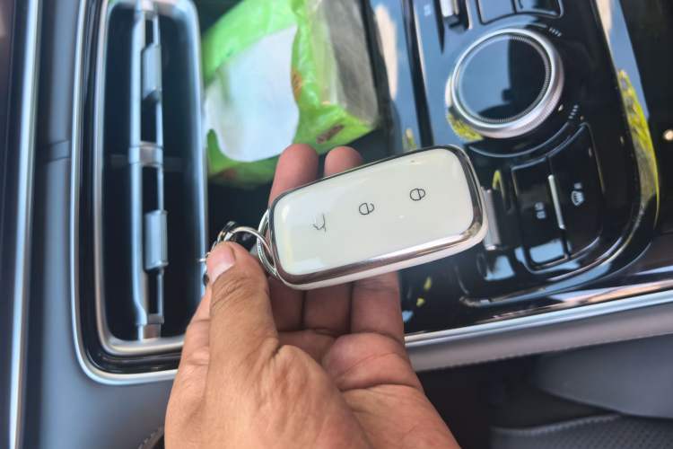 Used Geely Galaxy A7 2025 Model EM-i 70km Launch Edition Interior 1