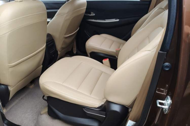 Used Wuling Hongguang 2018 1.5L S Comfort Model L2B Left Rear Seat