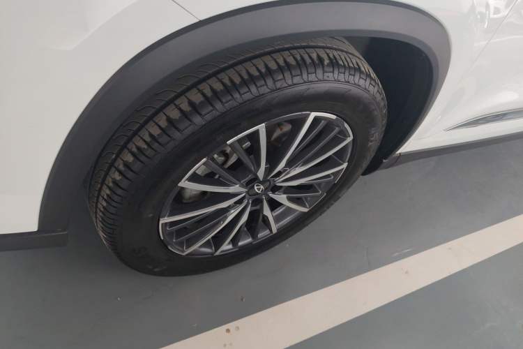 Used Chery Tiggo 8 PRO 2025 290T Two-Wheel Drive Prestige Edition Left Front Wheel Hub