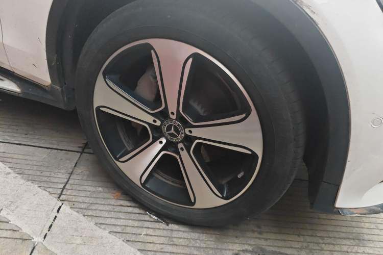 Used Mercedes-Benz GLC 2019 GLC 300 L 4MATIC Dynamic Model
