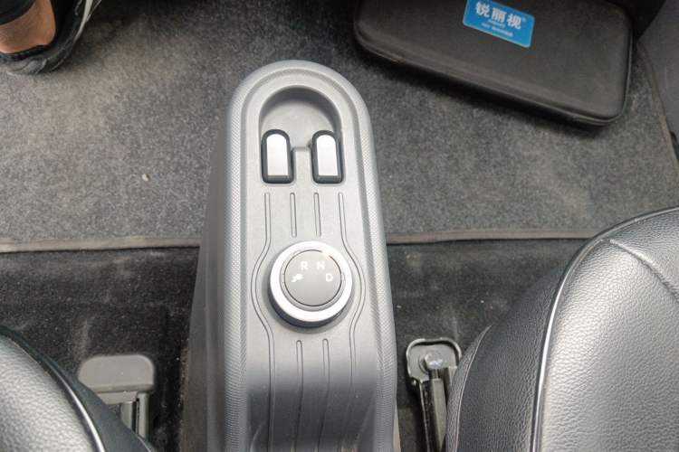 Used Wuling Hongguang MINIEV 2022 Macaron Premium Model – Lithium Ternary Battery Gear Lever