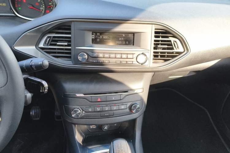 Used Peugeot 308S 2015 1.6L Manual Shangchi Edition
