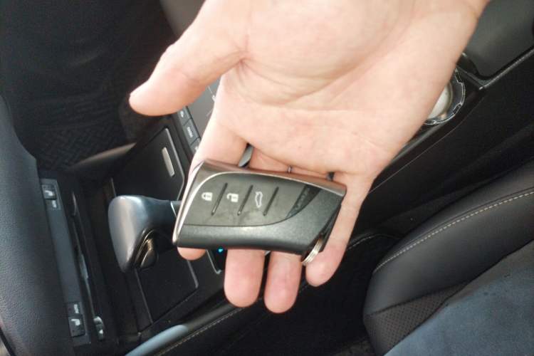 Used Lexus ES 2020 300h Premier Edition
