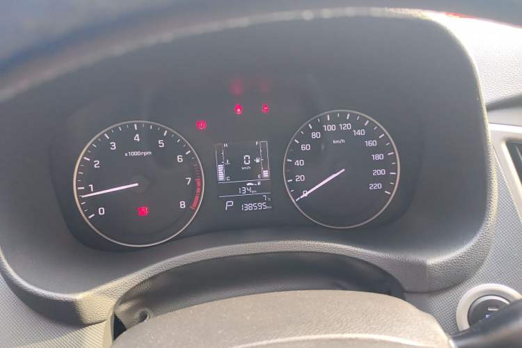 Used Hyundai ix25 2015 1.6L Automatic Two-Wheel-Drive Deluxe DLX Model Instrument Cluster