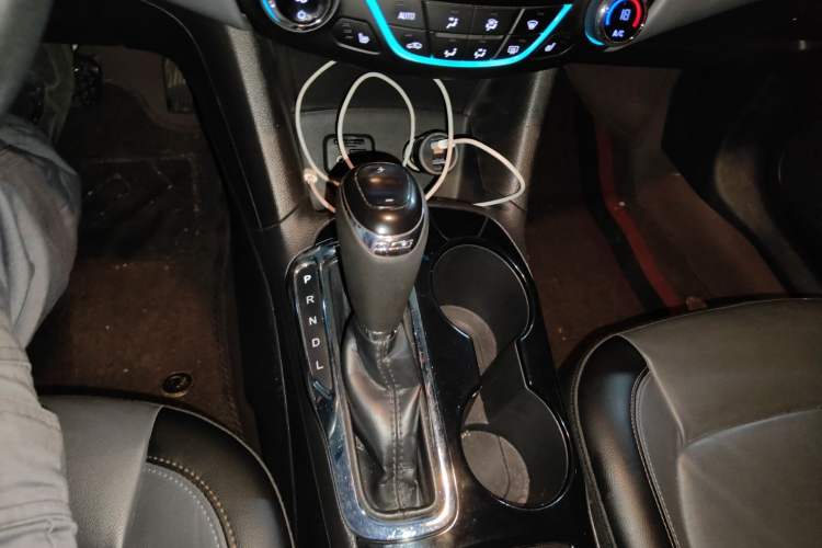 Used Chevrolet Cruze 2017 1.4T Hatchback Dual-Clutch Lingfeng Edition Gear Lever