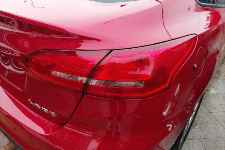 Used Ford Focus 2018 Sedan Classic 1.6L Automatic Trendy SmartDrive Edition