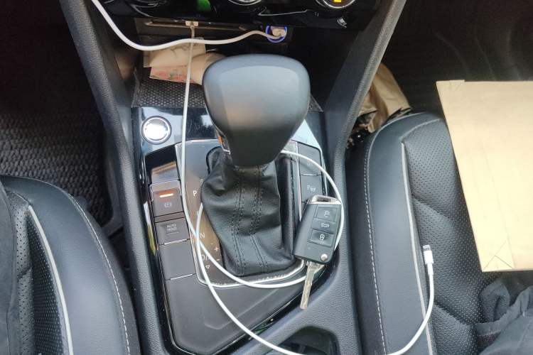 Used Volkswagen Tiguan L 2020 330TSI Automatic Two-Wheel Drive R-Line Flagship Version China VI Standard
