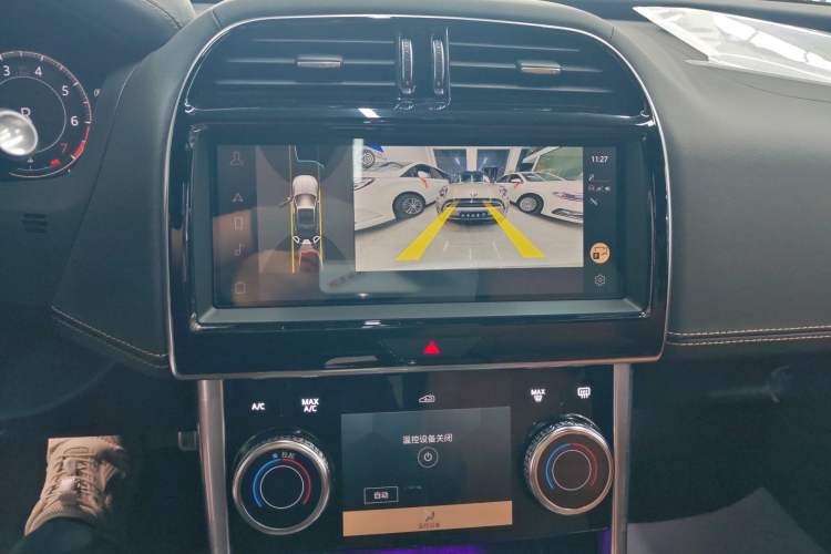 Used Jaguar XEL 2024 2.0T 250 PS R-DYNAMIC S Advanced Sport Edition Audio And AC Panel