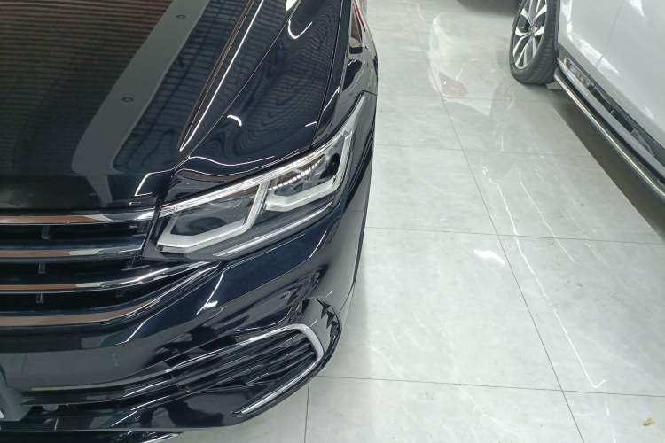 Used Volkswagen Tiguan L 2023 Restyled 330TSI Automatic Two-Wheel Drive R-Line Flagship Edition
