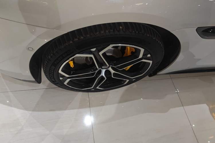 Used Xiaomi Auto SU7 2024 Rear-Drive Ultra-Long Range Advanced Pro-Level Intelligent Driving Version
