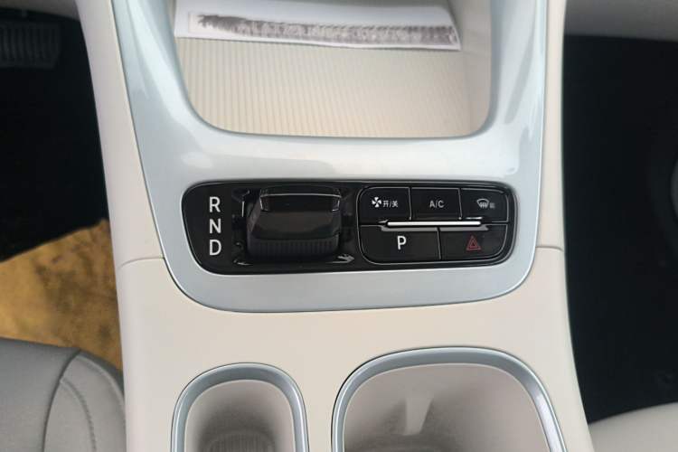 Used Geely Galaxy Geome 2026 Model 310km Youth Edition Gear Lever