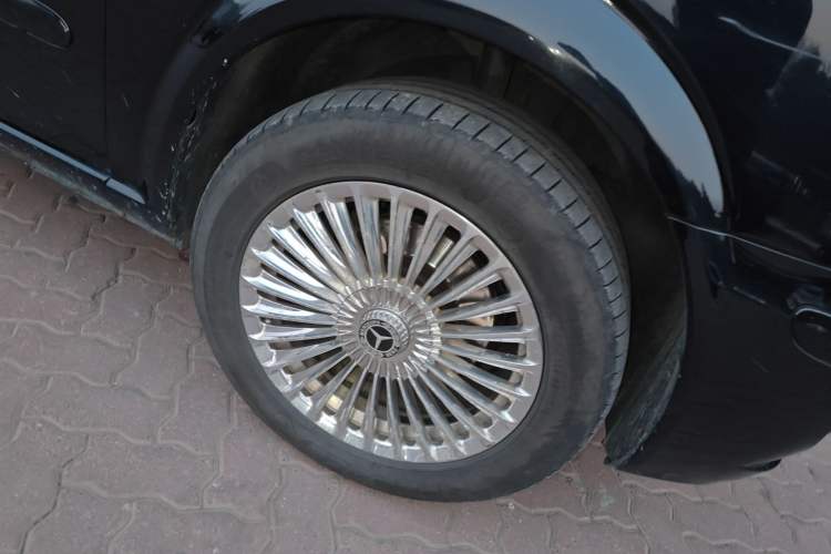 Used Mercedes-Benz Viano 2013 3.0L Comfort Edition Right Front Wheel Hub