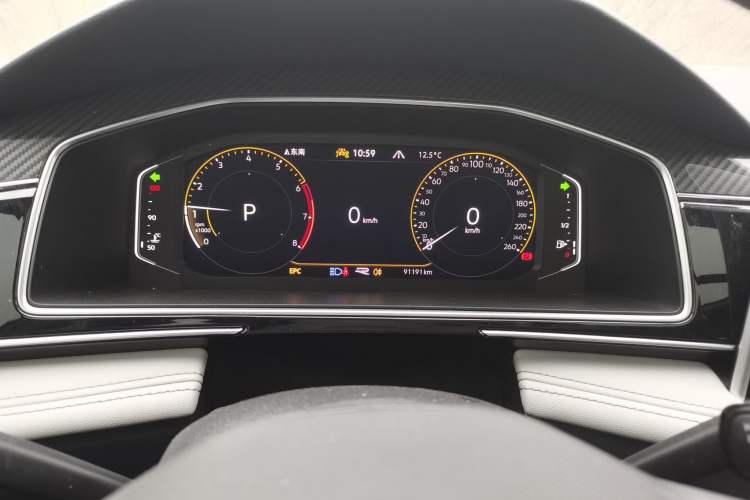 Used Volkswagen Tiguan L 2023 380TSI Automatic All-Wheel Drive R-Line Enhanced 7-Seater Instrument Cluster