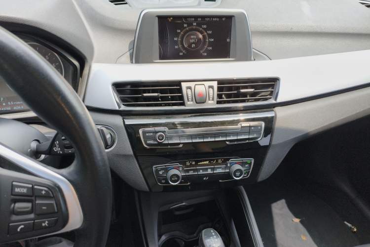 Used BMW X1 2016 sDrive18Li Fashion Model Audio And AC Panel