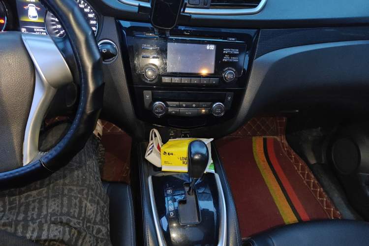 Used Nissan X-Trail 2014 2.5L CVT Leading Edition 4WD
