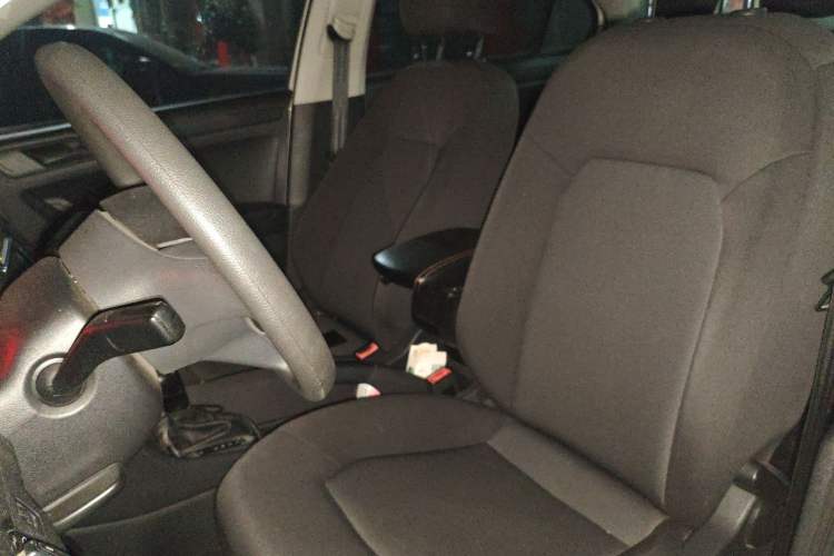 Used Volkswagen Jetta 2015 Value Edition 1.6L Automatic Fashion Version
