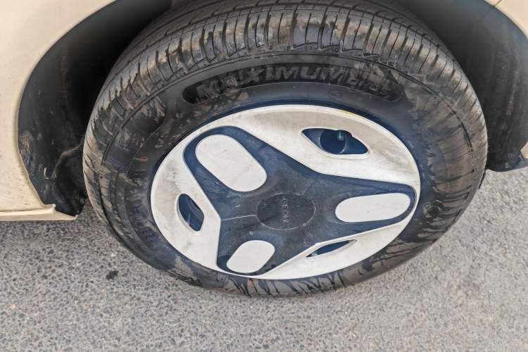 Used Geely Galaxy Panda 2025 210 km – Yuanqi Bear Right Front Wheel Hub