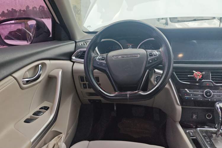 Used Venucia T90 2017 2.0L CVT Leading Edition Steering Wheel