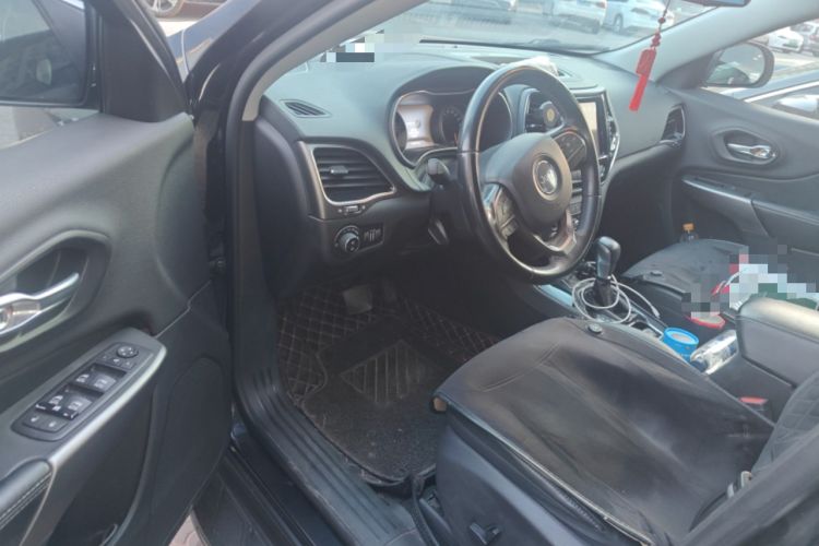 Used Jeep Cherokee 2020 2.0T Two-Wheel Drive Leading Edition