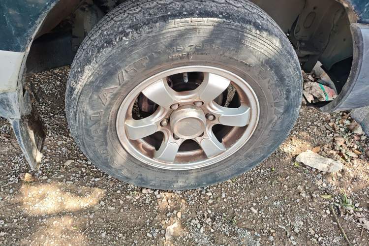 Used Dongfeng Ruichi 2015 2.4L Two-Wheel Drive Classic Long Cargo Bed ZG24
