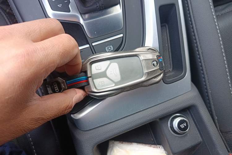 Used Audi A4L 2022 40 TFSI Luxury Dynamic Model
