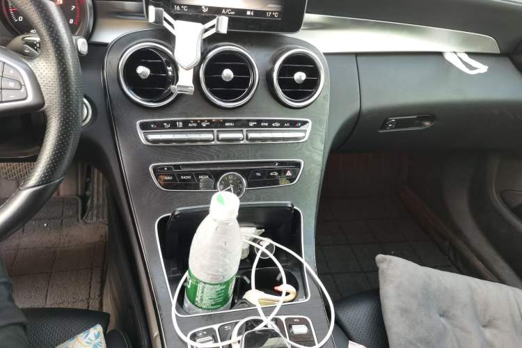 Used Mercedes-Benz C-Class 2017 Facelift C 200 L Sport Edition Gear Lever