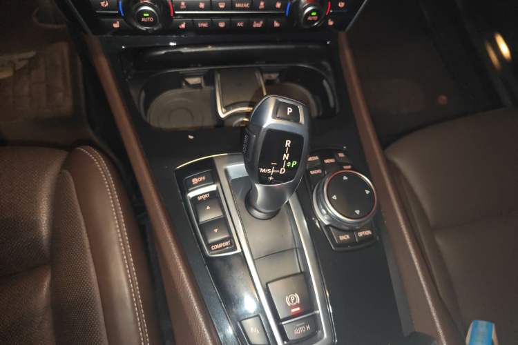 Used BMW 5 Series GT 2015 528i Luxury Edition