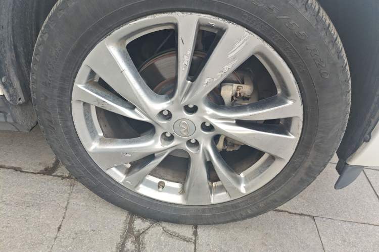 Used Infiniti JX 2013 JX35 4x4 All-Terrain Edition Right Front Wheel Hub