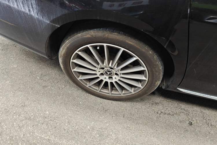 Used Mercedes-Benz E-Class 2023 Facelift E 260 L
