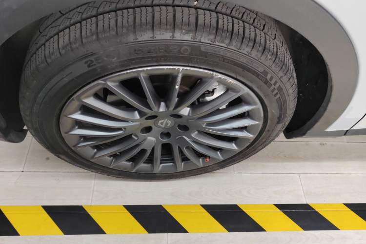 Used Leapmotor C11 2023 Pure Electric 500 Comfort Edition Left Front Wheel Hub