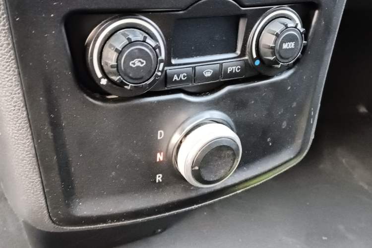 Used New Gonow Aoteng 2022 Pure Electric Van 41.93 kWh Hengtian Guoxuan
