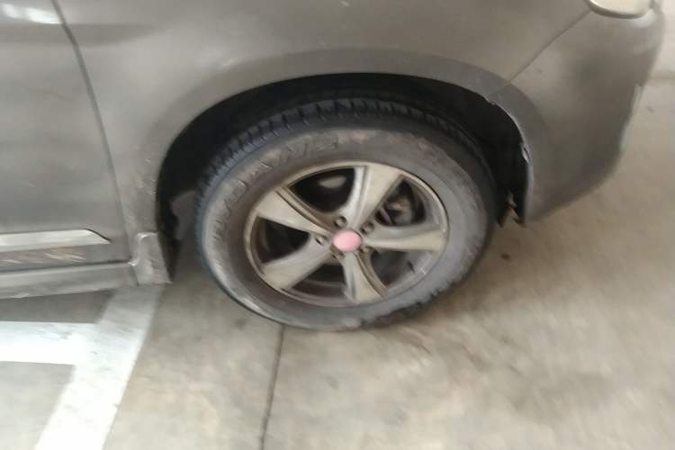 Used Haval H6 2013 Upgraded Model 1.5T Manual Two-Wheel Drive Elite Version Right Front Wheel Hub