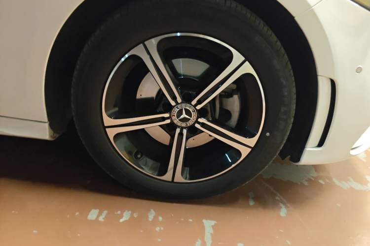 Used Mercedes-Benz A-Class 2022 Second Facelift A 200 L Sport Sedan Fashion Version
