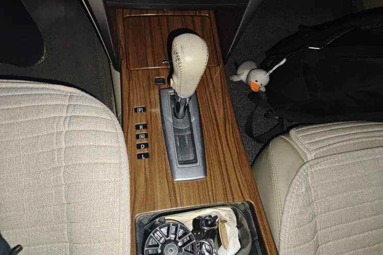 Used Nissan Teana 2011 2.0L XL Comfort Edition Gear Lever