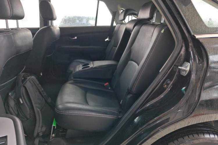 Used BYD S6 2014 2.0L Manual Luxury 5-Seater
